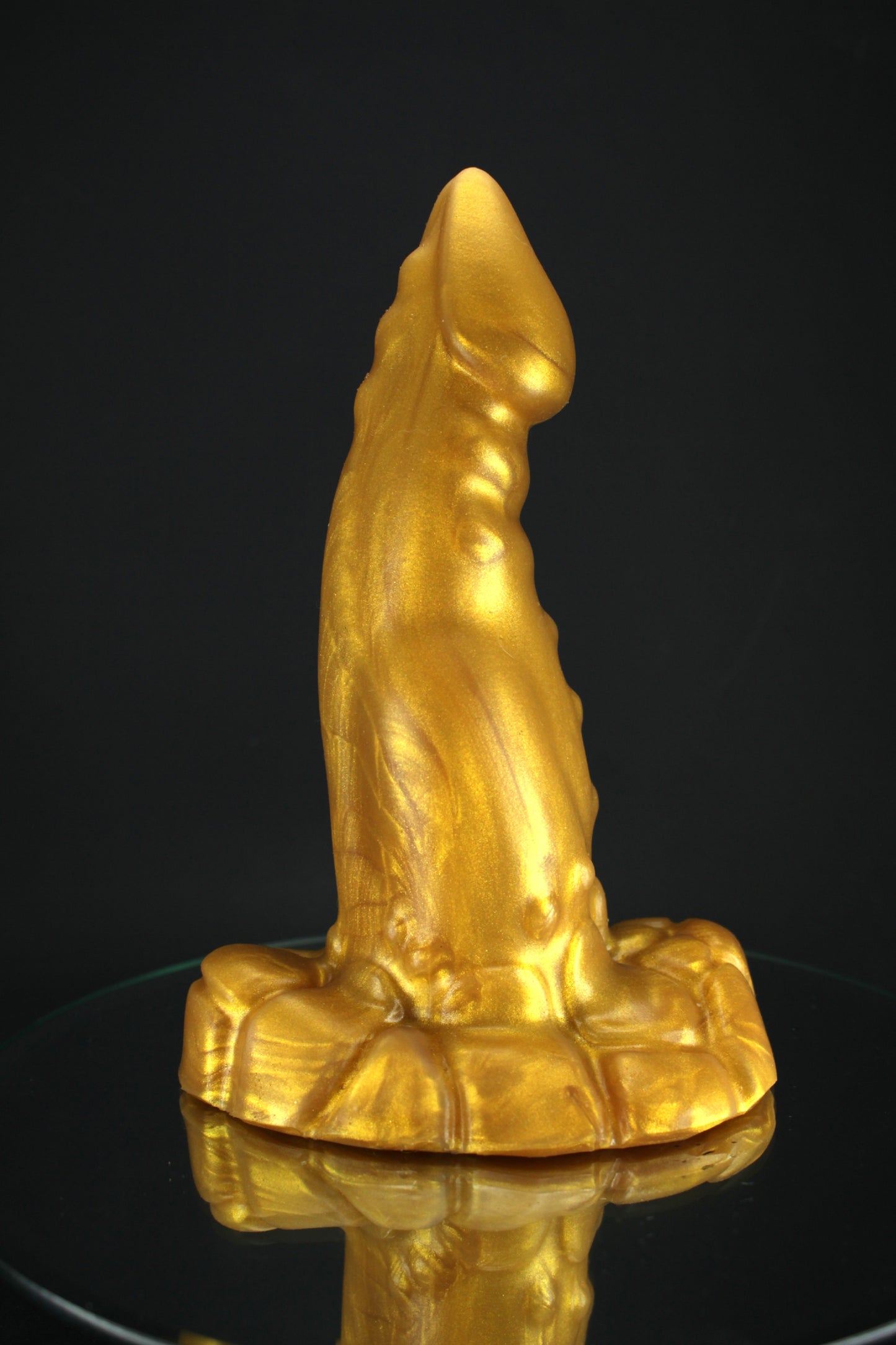 Vulceres, the Molten Dragon [Medium]